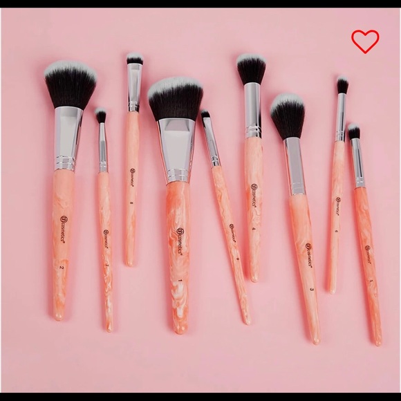 Makeup Brushes - Picture 2 of 3